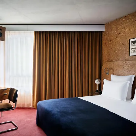 Bus Palladium Hotel